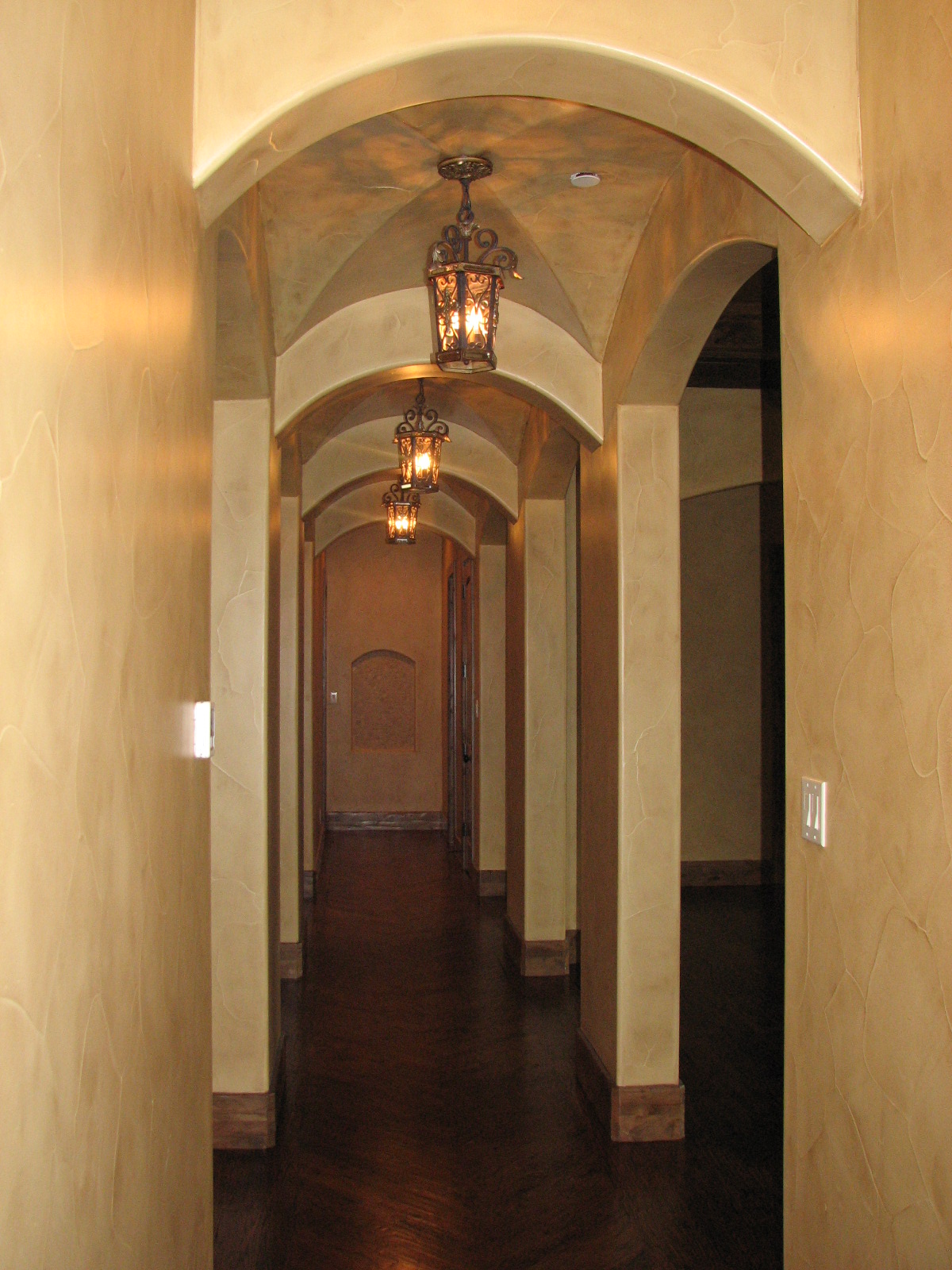 Norwich Homes 2000 Monticeto Trail Arches in Hallway